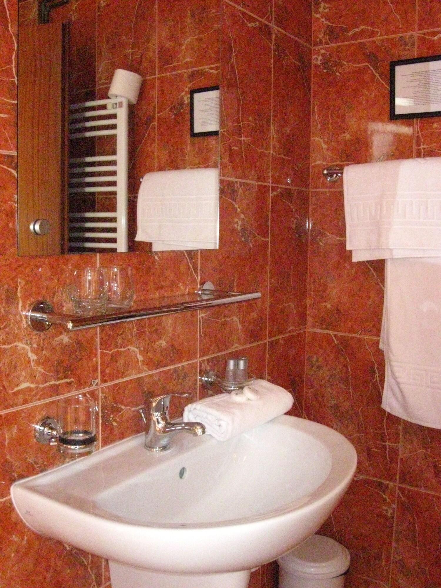 Tania-frankfurt Hotel 3*