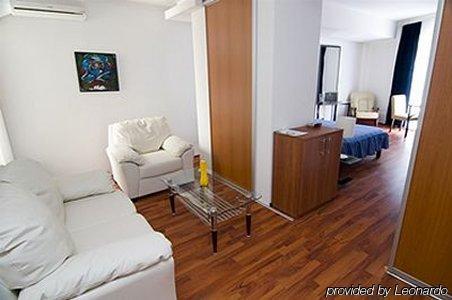 Tania-frankfurt 3* Bucureşti