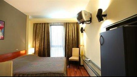 Tania-frankfurt 3* Bucureşti